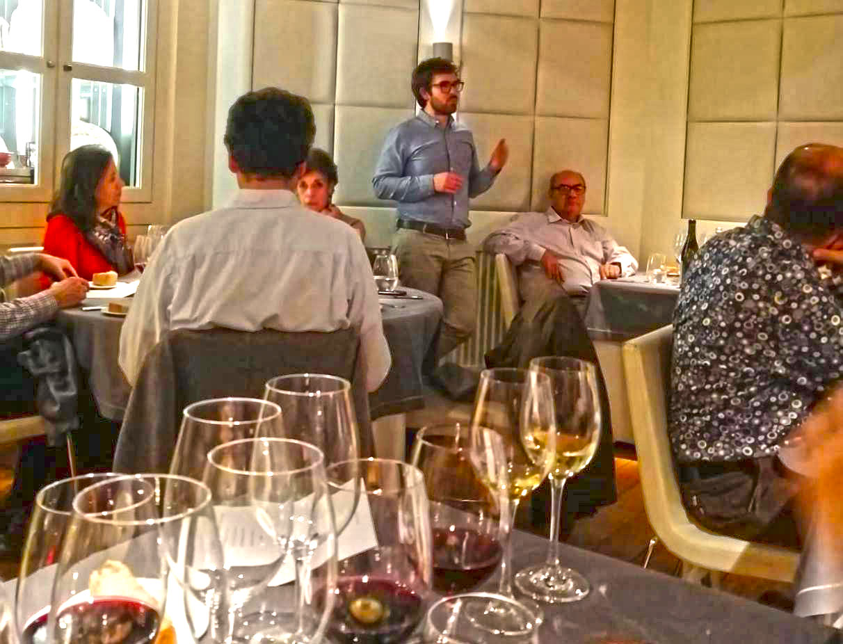 restauranteviavelez.com